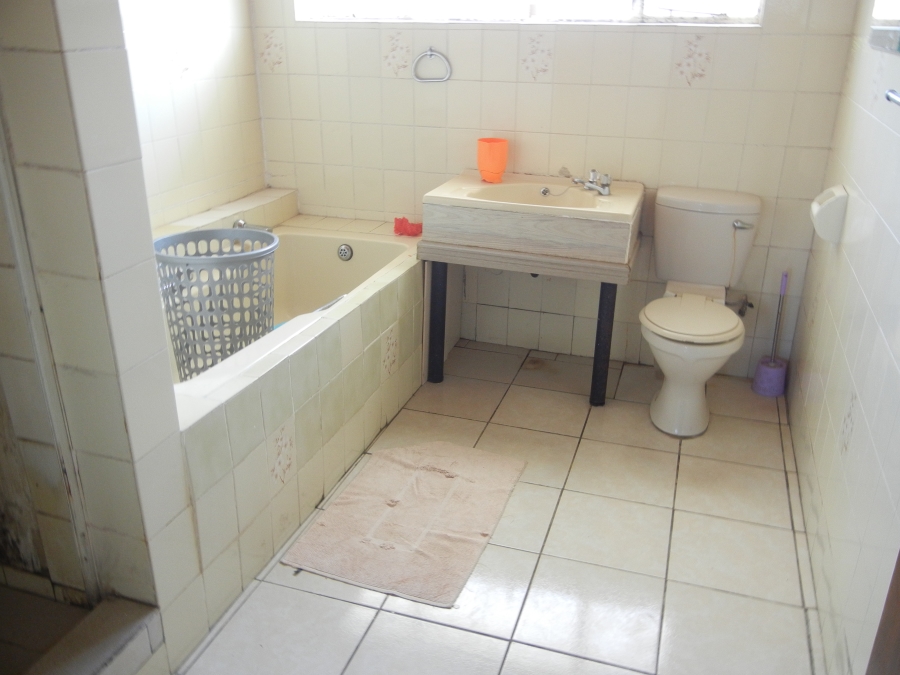 9 Bedroom Property for Sale in Sunnyridge Eastern Cape